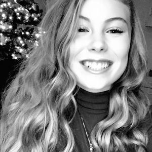 Meet your Posher, Olivia