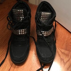 Steve Madden sneaker wedges. Worn a few times!