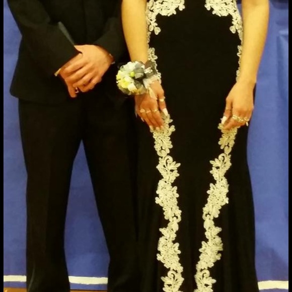 Beautiful prom dress - Picture 2 of 3