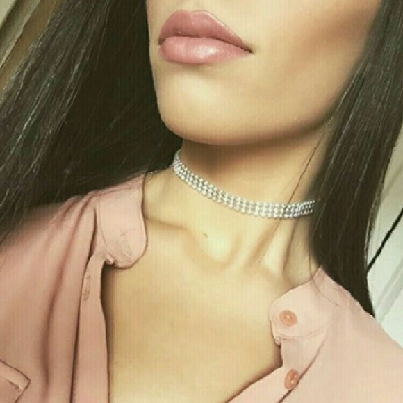 Jewelry - Rhinestone choker