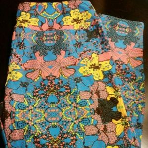 New never worn OS Lularoe leggings