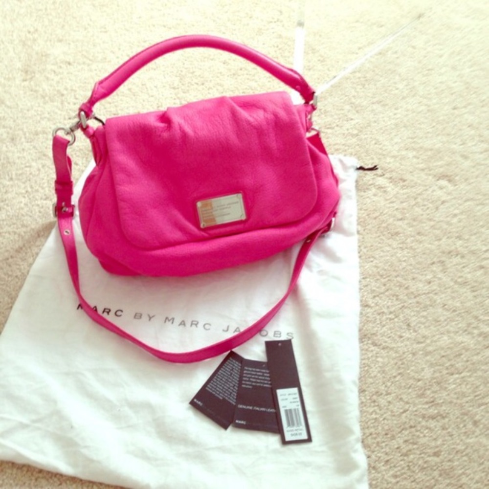 Marc Jacobs pink classic q