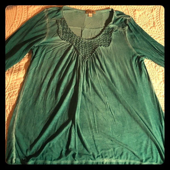 One world teal top