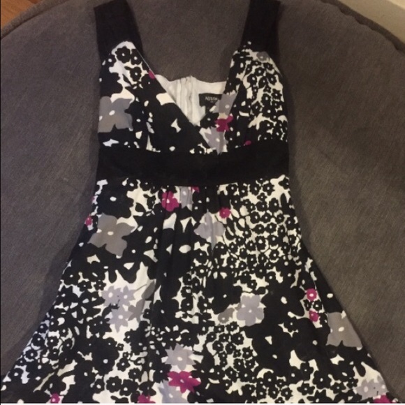 Alyn Paige Size 5/6 floral dress in black, purple