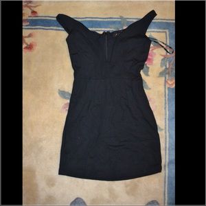 NBD off the shoulder plunging body con dress!