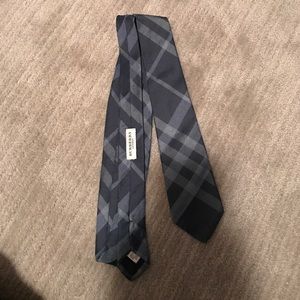 Burberry tie classic blue