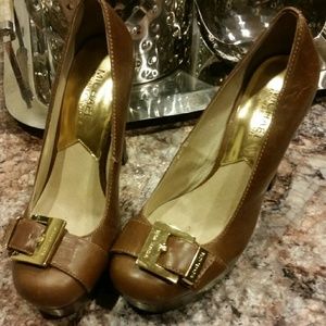 Michael Kors size 6 pumps