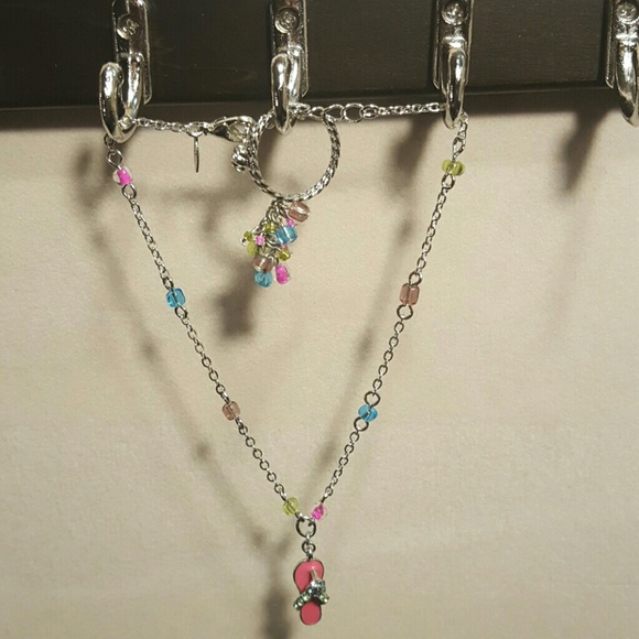Cute 2 piece set anklet and toe ring.