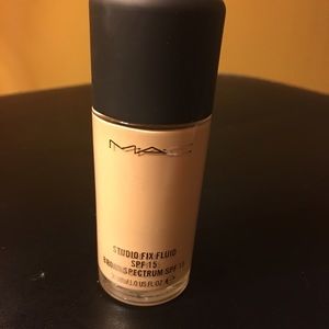 MAC Studio Fix Fluid NW15
