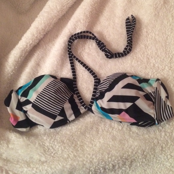 Reversible bikini top - Picture 1 of 3