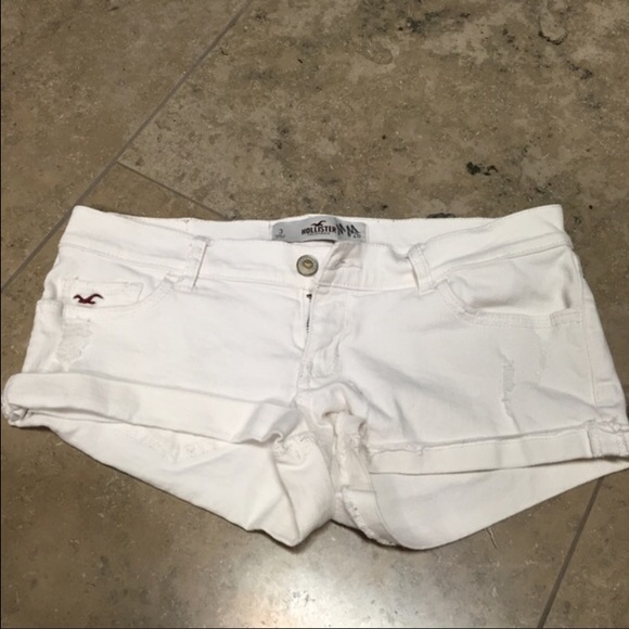 White Hollister shorts