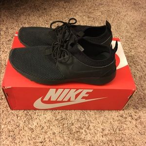 Women's Nike sneakers