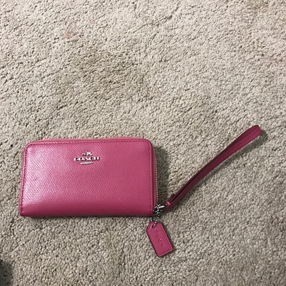 COACH WRISTLET GREAT DEAL🎉💕 PLZ BUY