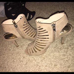 NINE WEST TAN HEELS