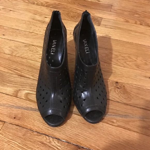 Super comfortable two in heels with an open toe.