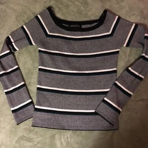 Cute cropped long sleeve