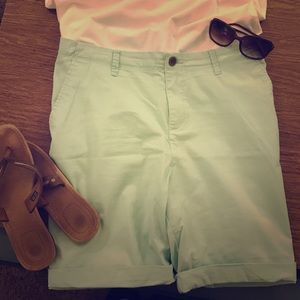 Colorful summer Bermuda shorts!