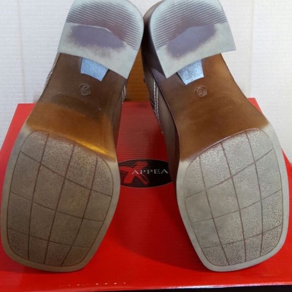 XAppeal Tan Boots - Picture 4 of 9