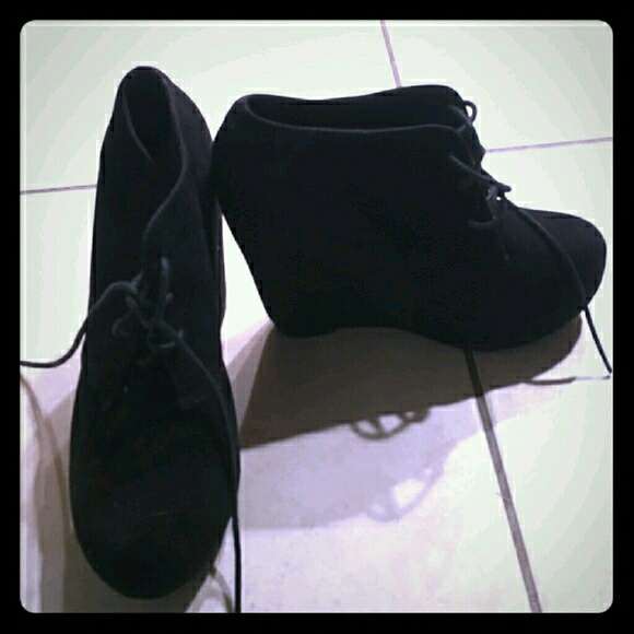 Wedge booties