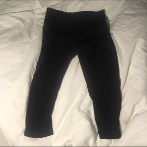 Lululemon black crops