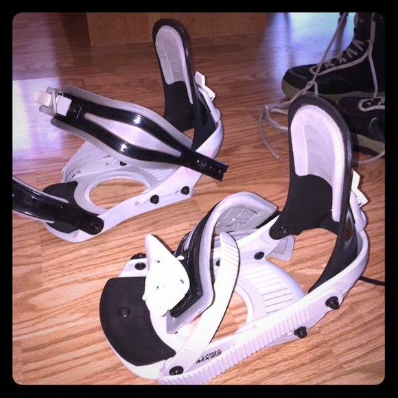 Snowboarding bindings