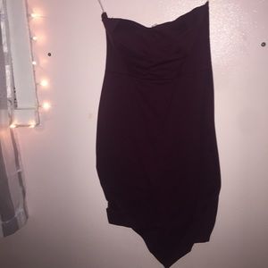 Burgundy bodycon dress with right thigh cut out
