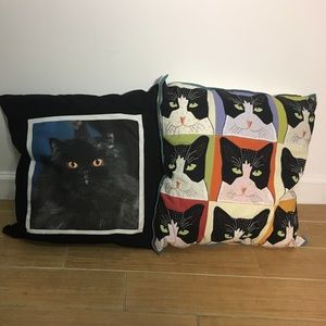 The purrrrrfect pillow set!