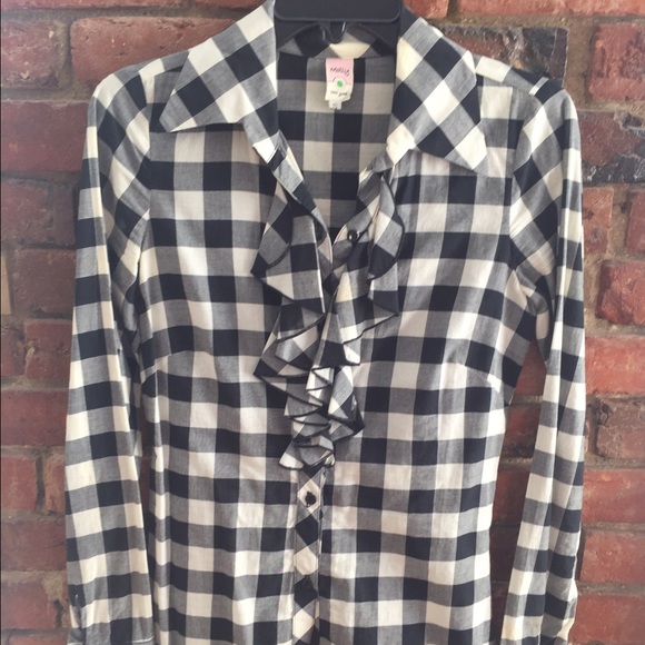 B/W gingham button up blouse from Saks - Picture 1 of 4