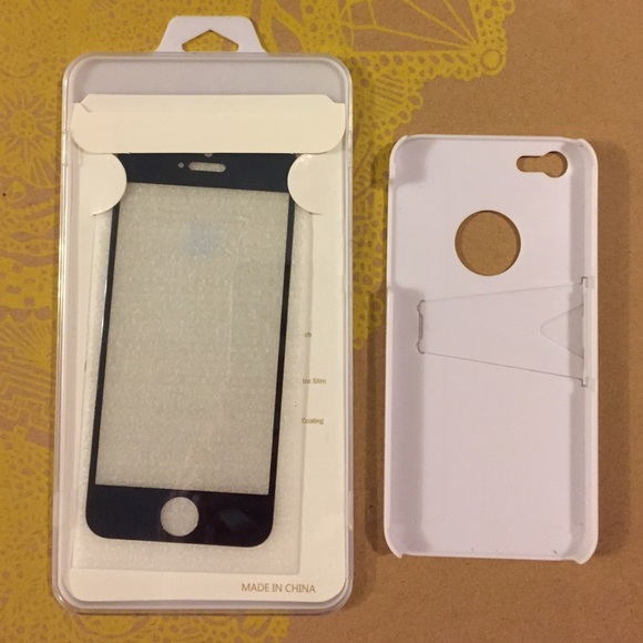 Screen Protector & Standup Case for IPhone 5/5s - Picture 1 of 3