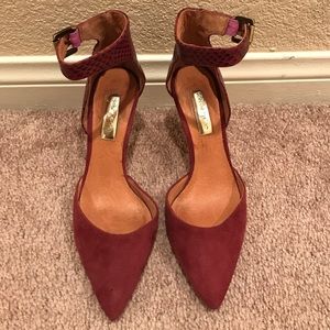 Maroon Halogen pointed toe heels size 4.5