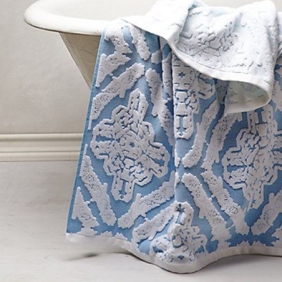 💧💧Set of 2 Woven ombré anthropologie towels.💧💧