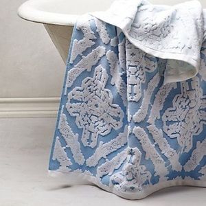 💧💧Set of 2 Woven ombré anthropologie towels.💧💧