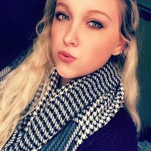 Meet your Posher, Caroline