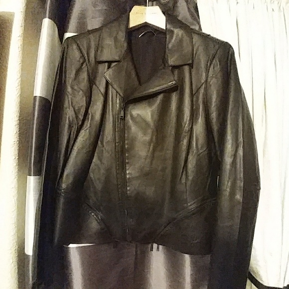 T Tahari leather moto style jacket - Picture 4 of 4