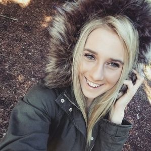 Meet your Posher, Carlie