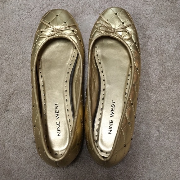 Nine West gold ballet flats - Picture 1 of 1