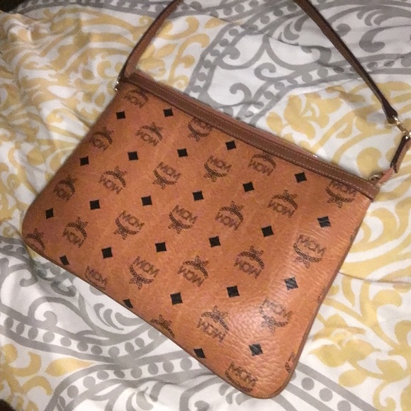MCM CLUTCH - Picture 1 of 1