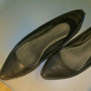 Black Pointed-Toe Leather Flats
