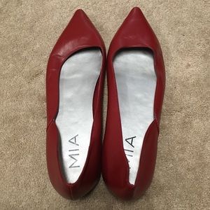 MIA red flats