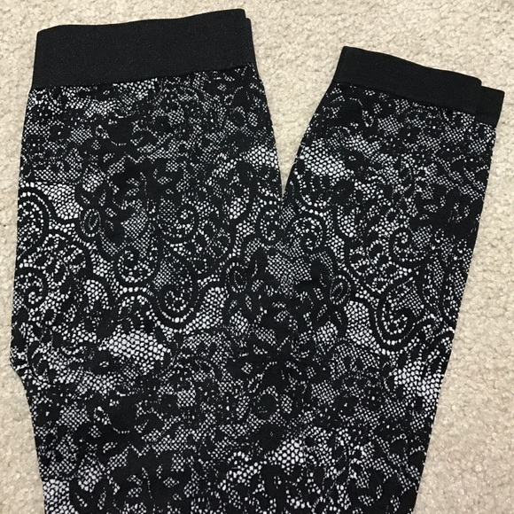 Black and grey leggings