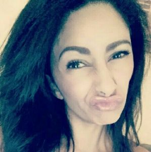 Meet your Posher, Vivian