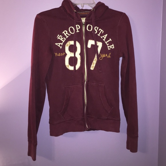 Aeropostale maroon sweatshirt