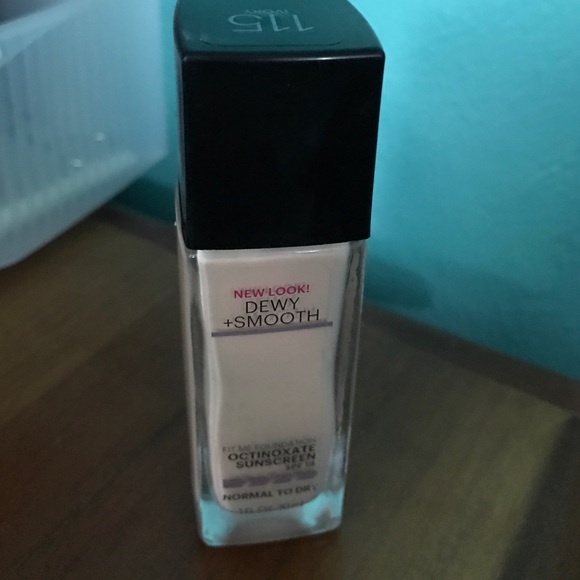 Maybelline Fit me foundation 115
