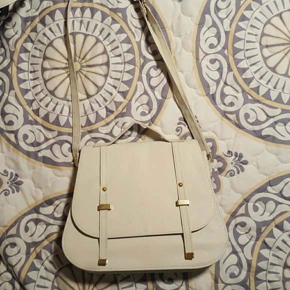 White structured handbag