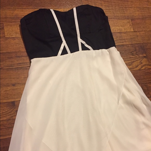 Gorgeous Formal Dress - Picture 3 of 4