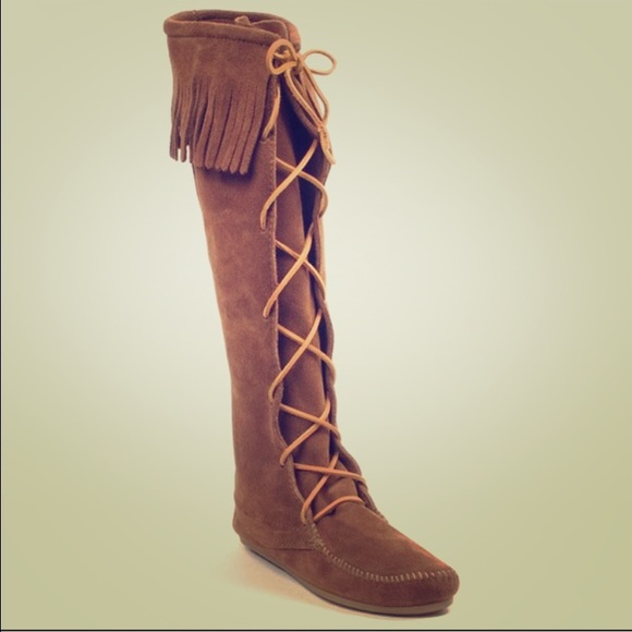 Minnetonka Women's Knee Hi Hardsole Boots Brown