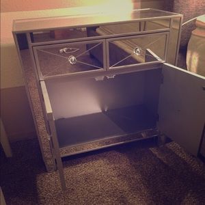 Two Mirrored night stands with lamps