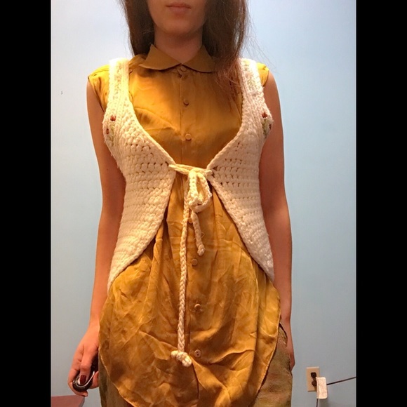 Hand knit off white wool vest. - Picture 3 of 4