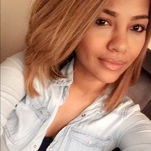 Meet your Posher, Amaryllis