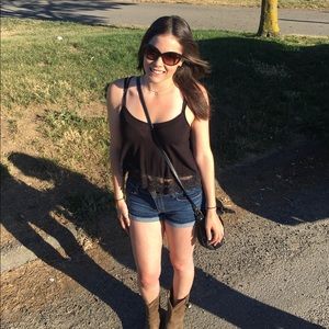 Meet your Posher, Chloe